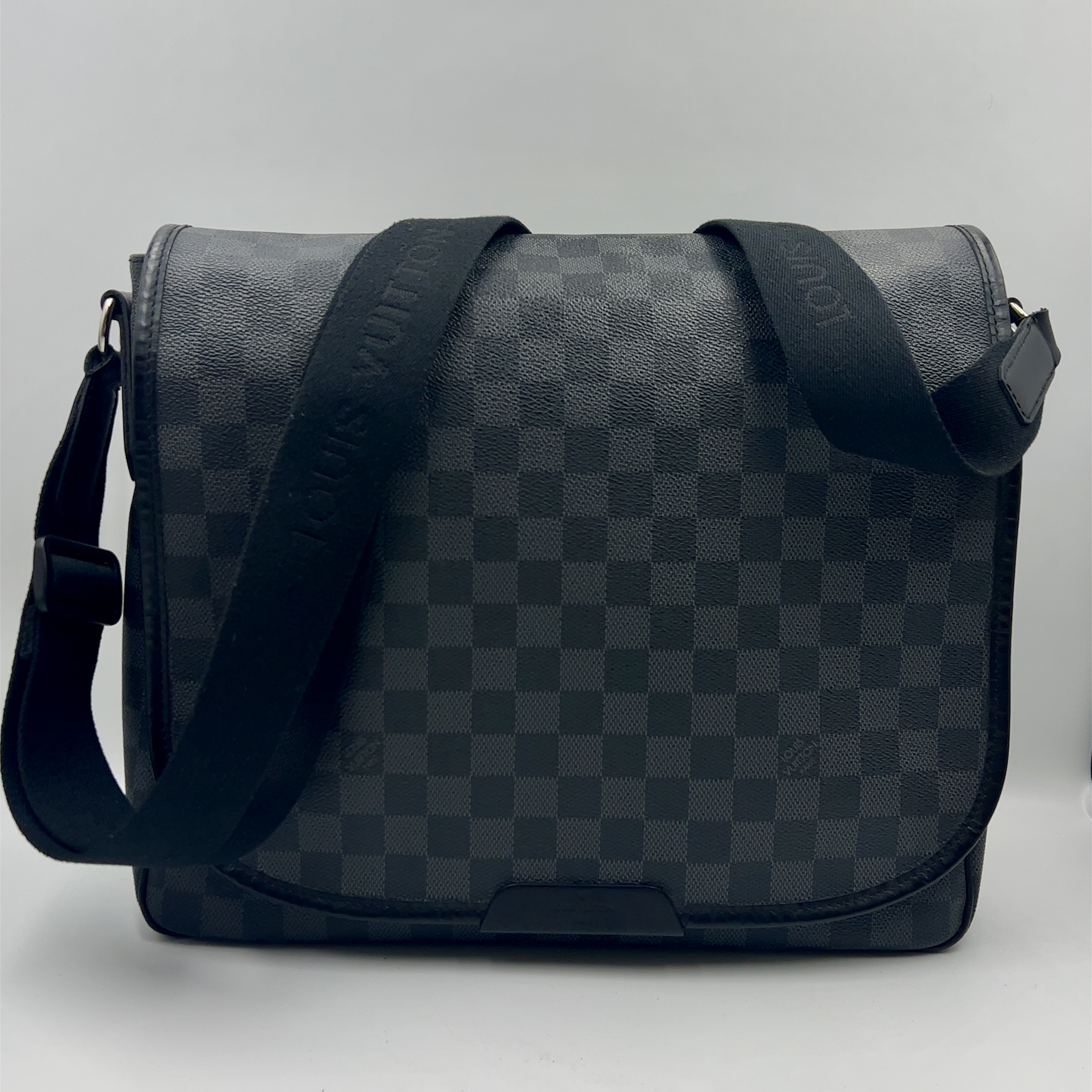Louis Vuitton Daniel Shoulder Bag - Heir & Loom